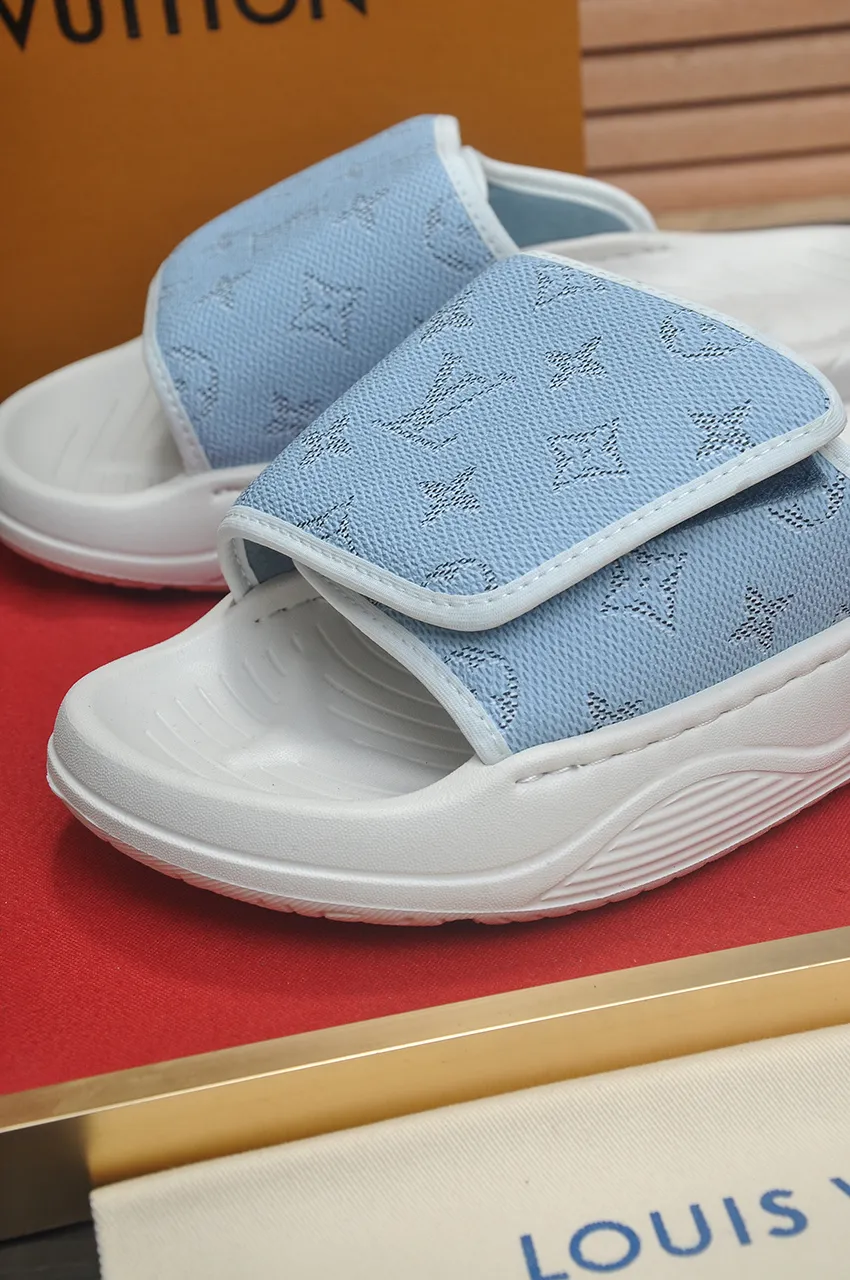 Men's men's shoes 💰340💶 [Louis Vuitton LV slippers] (high-end cowhide) counter 1:1 fashion style, a must-have for summer! The designer used LV’s iconic outsole. The original simple slippers instantly become fashionable! The upper is made of flexible special cowhide leather straps alternately, and the workmanship is exquisite! A must-have for stylish men in summer, size 38-45 (45 customized)